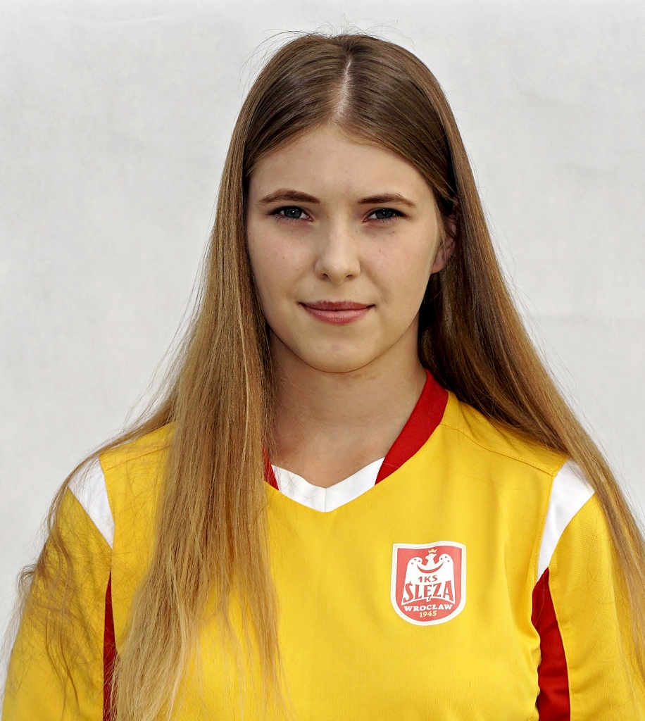 karolinagierakowska (916x1024)